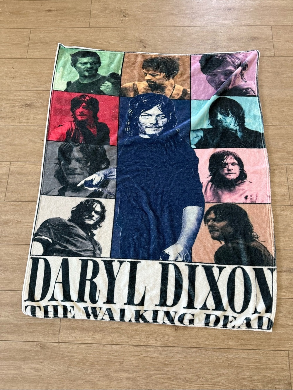 Daryl Dixon The Walking Dead Graphic Throw Blanket - Multicolor